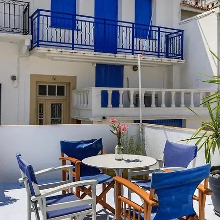 Niki's Traditional House -