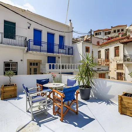 Niki's Traditional House Holiday home *