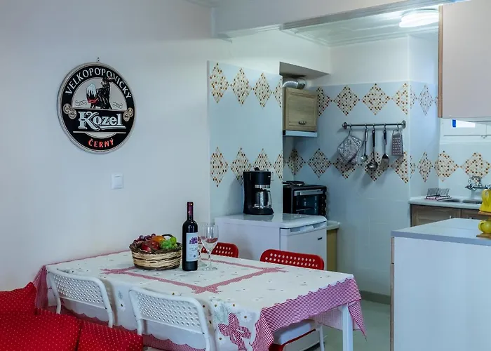 Niki's Traditional House *