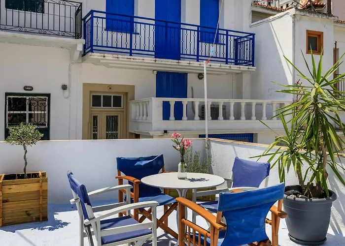 Niki's Traditional House